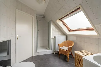 Charmante Villa in der Nähe von Meer und Wald