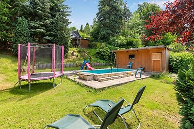 Wohnung in Dresden mit Pool im Garten