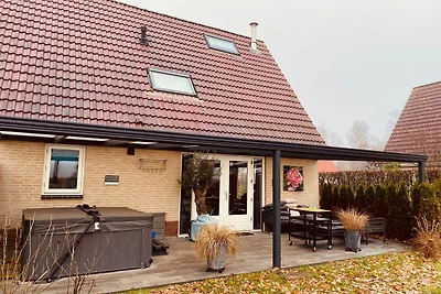 Ferienhaus mit Jacuzzi