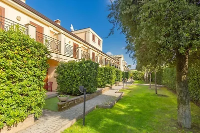 Modern appartement in Guidonia met tuin