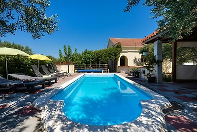 Ferienhaus in Krkovic mit großem Swimmingpool