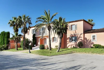 Wohnung in Frankreich mit Pool & Ruhe