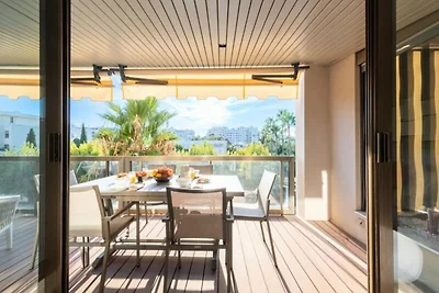 Apartment in Palm Beach in der Nähe von Mouré...