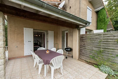 Moderna casa vacanze con giardino privato