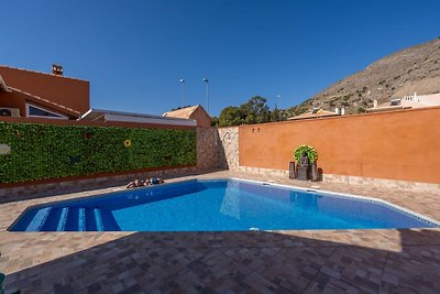 Villa mit privatem Pool und Dachterrasse