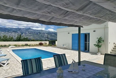 Ferienhaus in Vinjerac mit Schwimmbecken