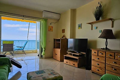 Lusso sul mare con vista panoramica