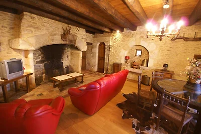 Modernes Ferienhaus in Besse mit Swimmingpool