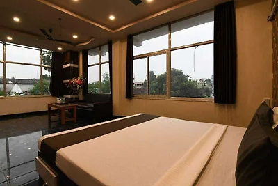 Stadthaus AIIMS Kolkata Tanishq Inn