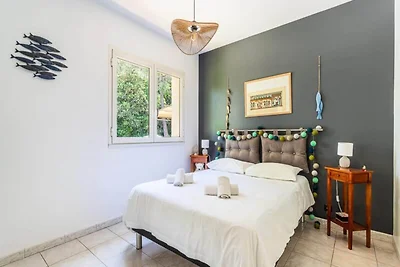 Villa in Toulon mit Pool und Waldblick