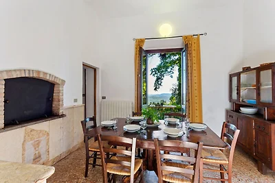 Hübsches Ferienhaus in Pisa mit Terrasse