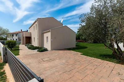 Luxusvilla mit Swimmingpool und Sauna