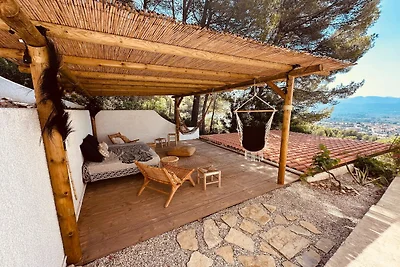 Villa con giardino e piscina privata ad...