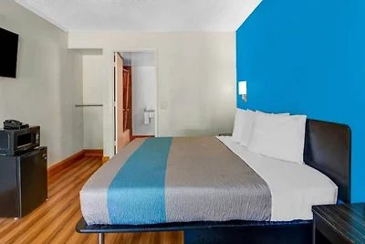 1 Kingsize-Bett | Barrierefreie Badewanne,...