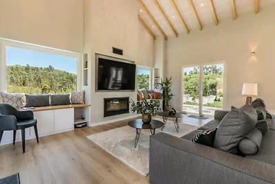 Villa vicino ad Aljezur con lago privato