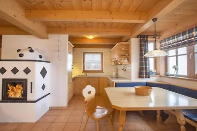 Chalet mit Bergblick in Wald