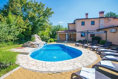 Ferienhaus in Labin mit Schwimmbecken