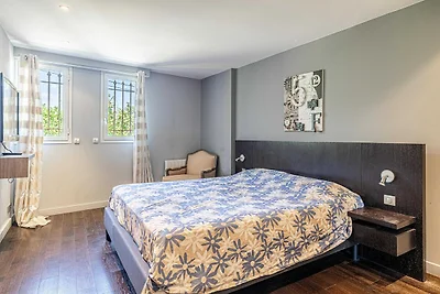 Villa con aria condizionata, 8 camere da lett...