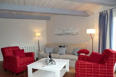 Ferienhaus in Borgsum mit Schwimmbecken