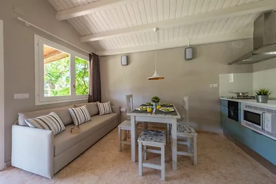 Tropischer Bungalow mit Terrasse
