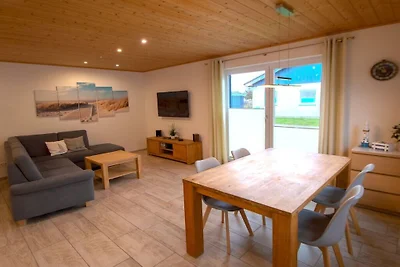 Ferienhaus in Altefähr mit Schwimmbecken