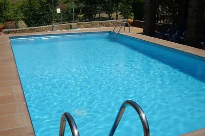 Moderna casa di campagna con piscina