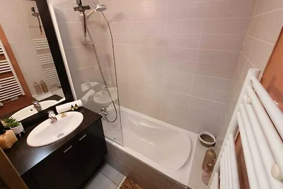 Apartment in der Nähe der Skipisten mit Pool