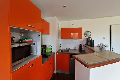 Holiday flat near the beach on the Emerald...