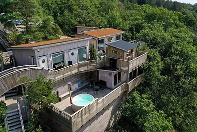 Lebhaftes Ferienhaus mit Gratis-Frühstück