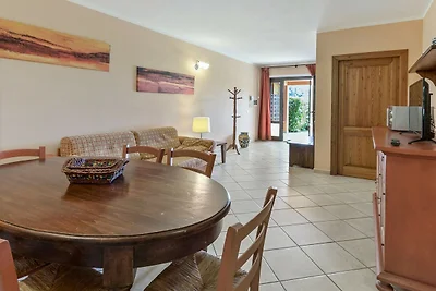 Piacevole casa vacanze a Sorano con piscina