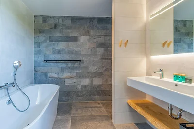 Moderne, luxuriöse und nachhaltige Naturvilla