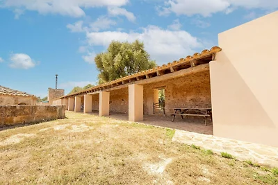 Ruhiges Ferienhaus mit Pool