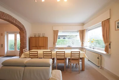 Villa in De Haan nahe Strand mit Sauna