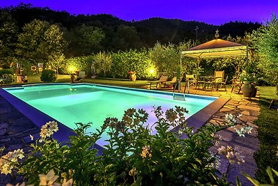 Impressionante villa con piscina a Cortona