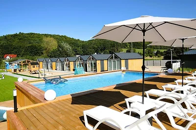 Neue Ferienhäuser mit Swimmingpool, in...