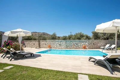 Luxuriöse Villa mit privatem Pool.