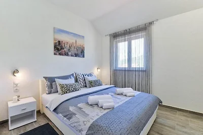 Three Bedroom apartment with Terrace and Swim...