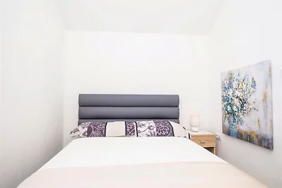 Trogir Comfortable Apartment with Terrace - T...
