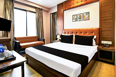 Super Hotel O Tagore Park Laskarhat