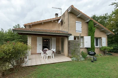 Moderna casa vacanze con giardino privato