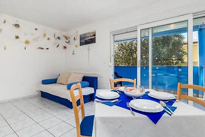 Einladende Wohnung in Mandre mit Terrasse