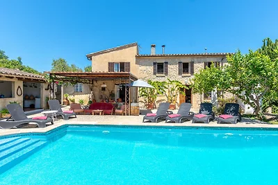 Traditioneller Charme mit privatem Pool