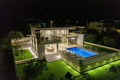 Strandvilla mit Pool in der Nähe von Split