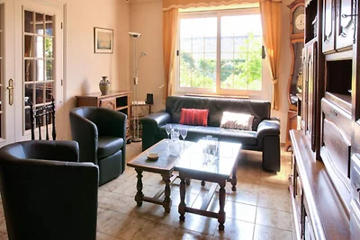 Haus in Plomeur mit Pool und Garten