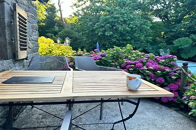 Vrijstaand huis met verzorgde omheinde tuin