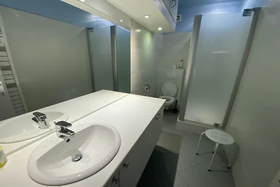 Ruime studio met prachtig uitzicht op zee