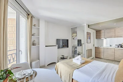 Moderne Studio Montaigne Champs Elysées