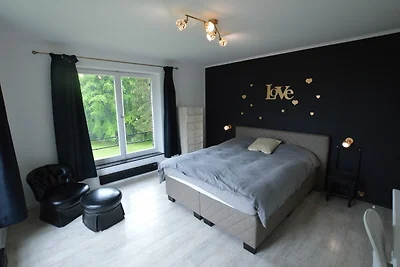 Schicke Ferienwohnung in Polleur mit Sauna