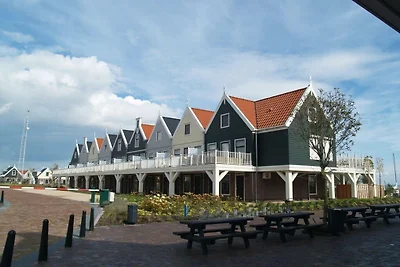 Ferienhaus in Uitdam mit Balkon und Wifi