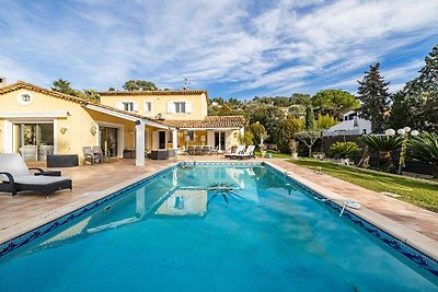 Luxuriöser Rückzugsort in privater Mougins-Re...